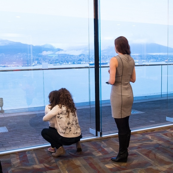 Meet your Posher, Alona - Picture 1 of 1